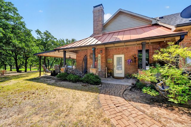 2197 Meadow Way, Terrell, TX 75160