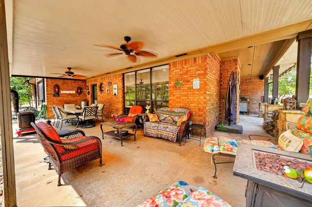 2197 Meadow Way, Terrell, TX 75160