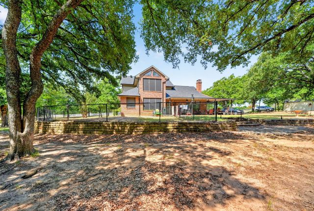 2197 Meadow Way, Terrell, TX 75160