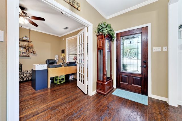 2197 Meadow Way, Terrell, TX 75160