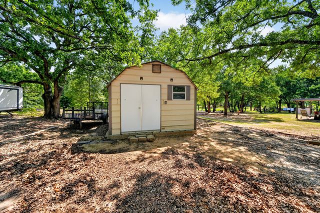 2197 Meadow Way, Terrell, TX 75160
