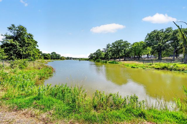 2197 Meadow Way, Terrell, TX 75160