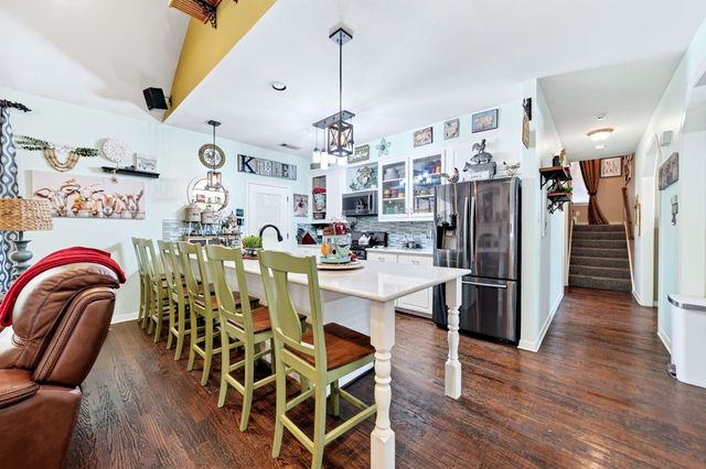 2197 Meadow Way, Terrell, TX 75160
