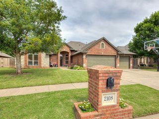 2108 Mulberry Creek Avenue, Yukon, OK 73099