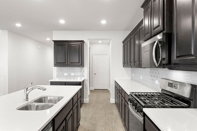 125 Meadow Road, Balch Springs, TX 75181