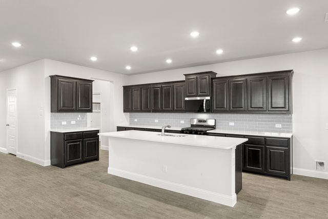 125 Meadow Road, Balch Springs, TX 75181