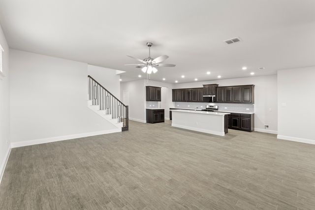 125 Meadow Road, Balch Springs, TX 75181