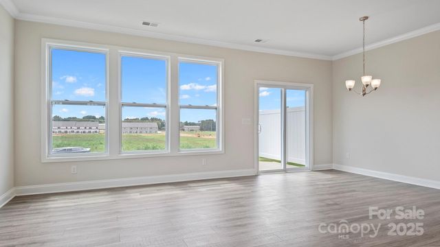 366 Creekview Road, Hendersonville, NC 28792