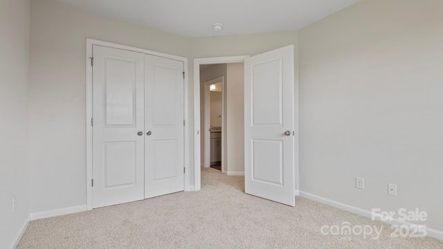 366 Creekview Road, Hendersonville, NC 28792