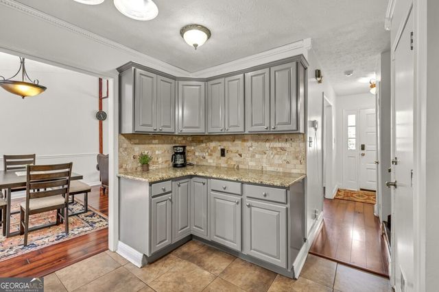1763 Hearth Stone Circle, Lawrenceville, GA 30043