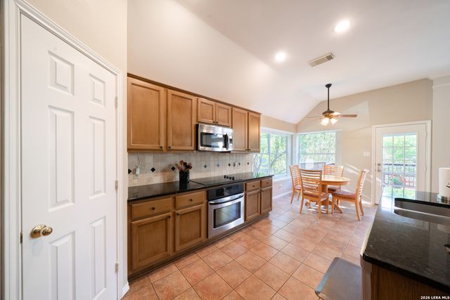 711 Belmark Ct, San Antonio, TX 78258