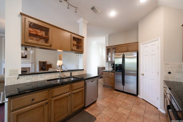 711 Belmark Ct, San Antonio, TX 78258