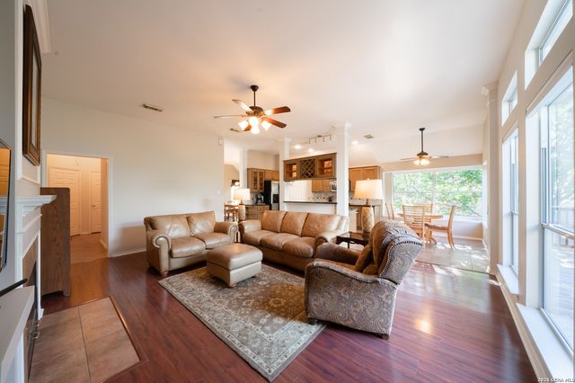 711 Belmark Ct, San Antonio, TX 78258