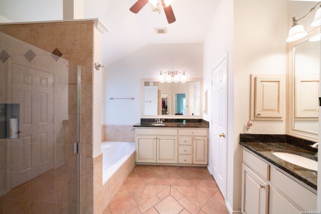 711 Belmark Ct, San Antonio, TX 78258