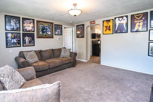 1932 DELAWARE STREET, Oshkosh, WI 54902