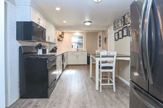 1932 DELAWARE STREET, Oshkosh, WI 54902