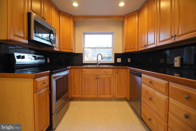 2129 GRAYSON PL, Falls Church, VA 22043