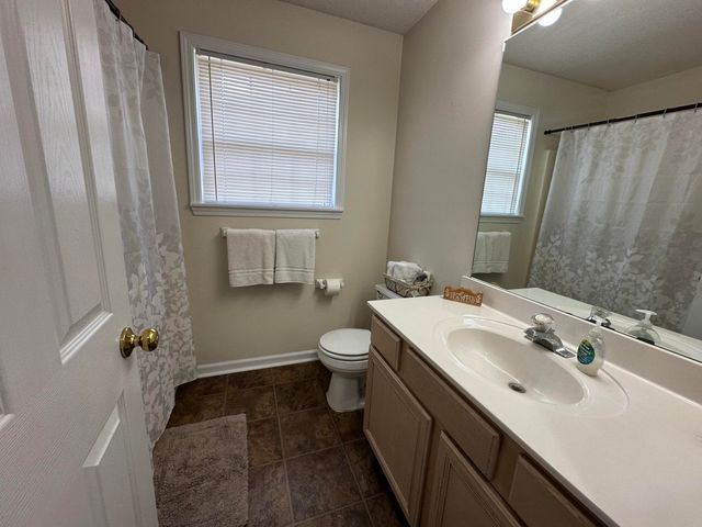 803 AMES DR, Columbia, MO 65201