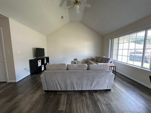 803 AMES DR, Columbia, MO 65201