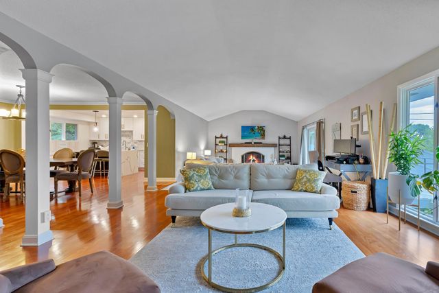 7001 Lanham Lane, Edina, MN 55439