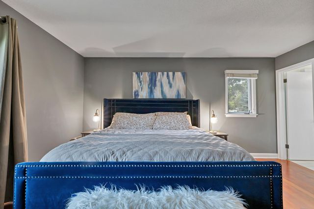 7001 Lanham Lane, Edina, MN 55439