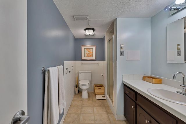 7001 Lanham Lane, Edina, MN 55439
