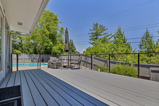 7001 Lanham Lane, Edina, MN 55439