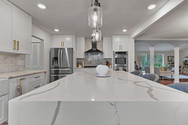 7001 Lanham Lane, Edina, MN 55439