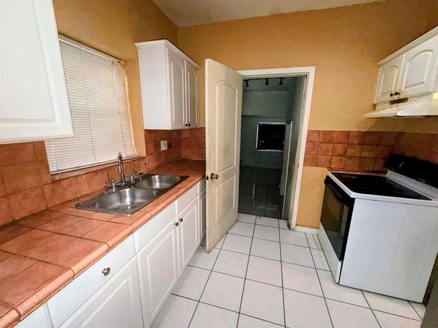 424 NE 72nd Street, Miami, FL 33138