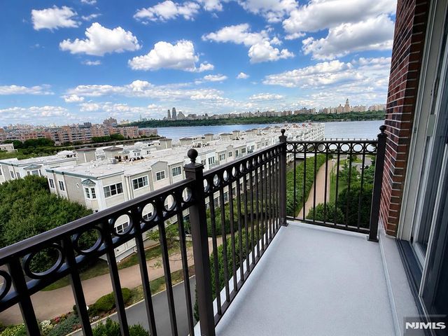 3418 City Place 3418, Edgewater, NJ 07020