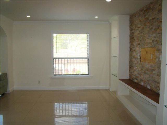 2588 N Carambola Circle, Coconut Creek, FL 33066