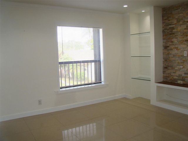 2588 N Carambola Circle, Coconut Creek, FL 33066