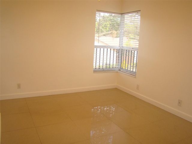 2588 N Carambola Circle, Coconut Creek, FL 33066