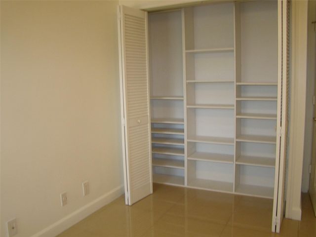 2588 N Carambola Circle, Coconut Creek, FL 33066