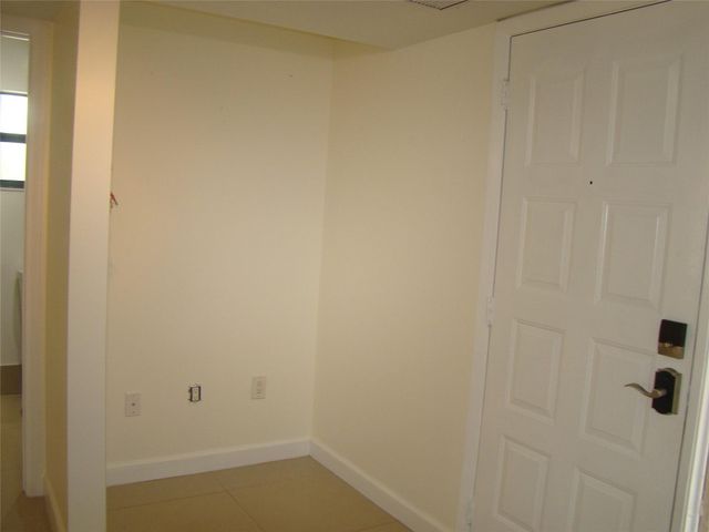 2588 N Carambola Circle, Coconut Creek, FL 33066