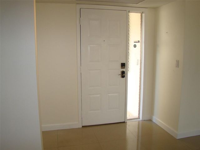 2588 N Carambola Circle, Coconut Creek, FL 33066