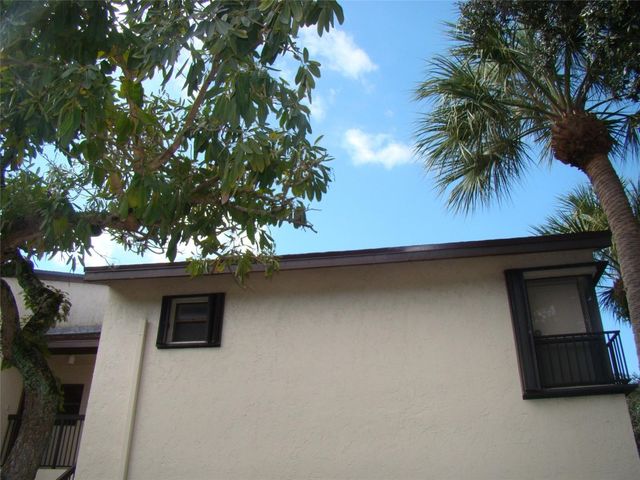 2588 N Carambola Circle, Coconut Creek, FL 33066