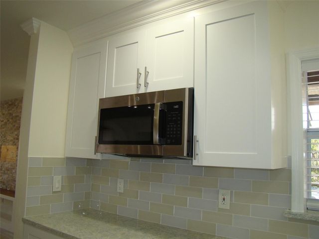 2588 N Carambola Circle, Coconut Creek, FL 33066