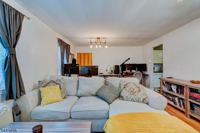 66 Troy Dr, Springfield Twp., NJ 07081
