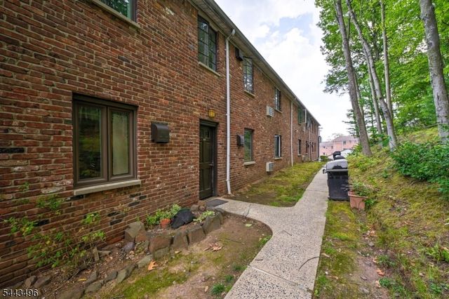 66 Troy Dr, Springfield Twp., NJ 07081