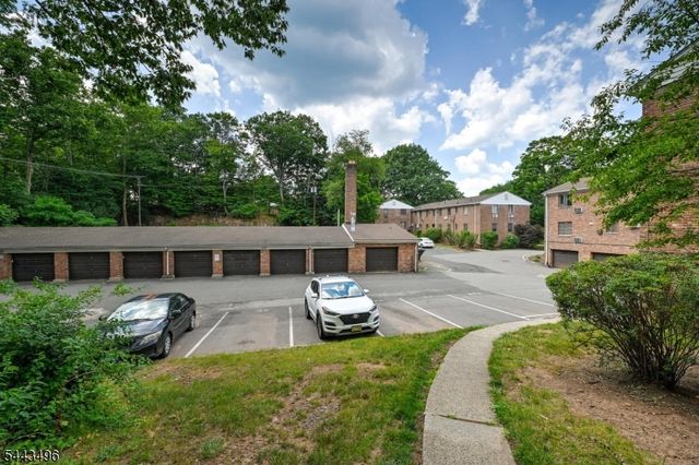 66 Troy Dr, Springfield Twp., NJ 07081