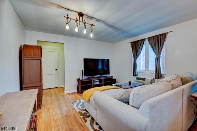 66 Troy Dr, Springfield Twp., NJ 07081