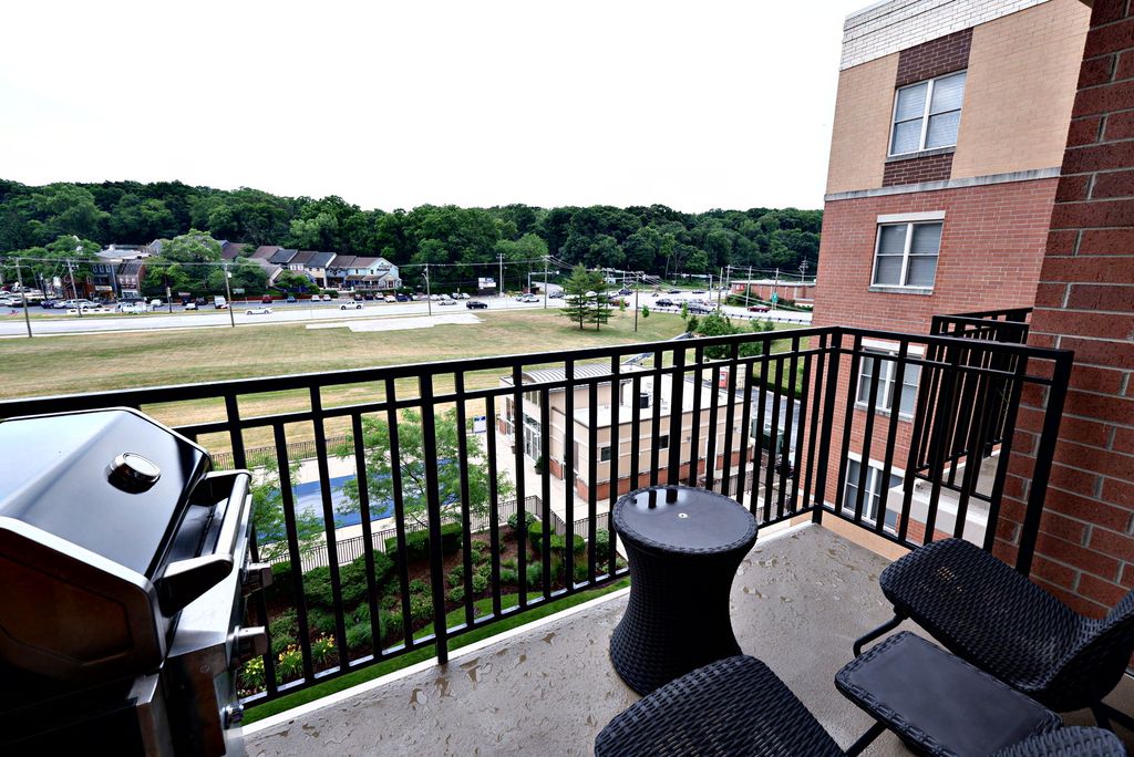 300 Village Circle 404, Willow Springs, IL 60480 — photo 3