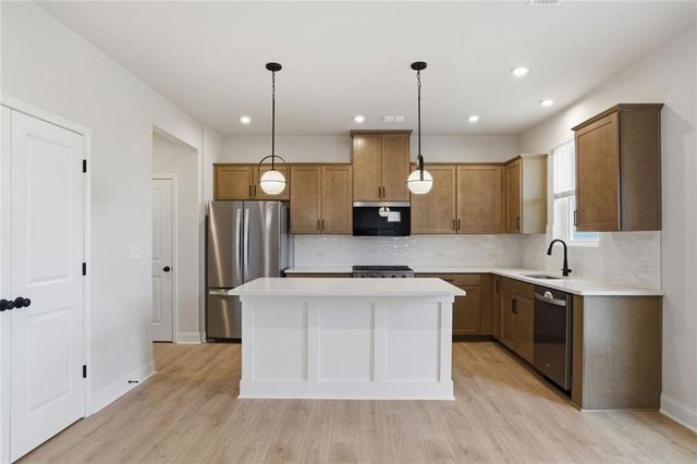 142 Henley Street, Canton, GA 30114