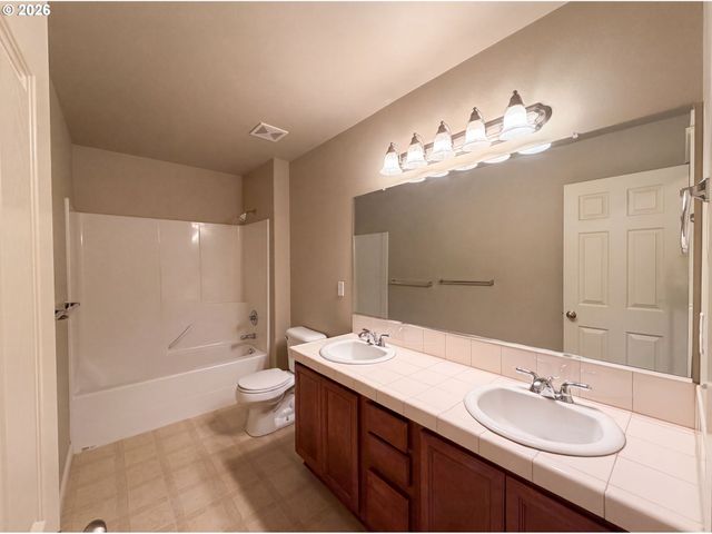 1724 Sw WILLOWVIEW Ter, Beaverton, OR 97003