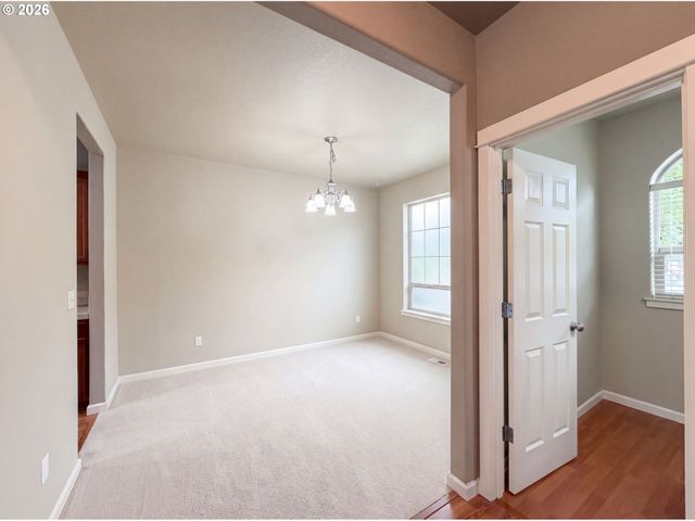 1724 Sw WILLOWVIEW Ter, Beaverton, OR 97003