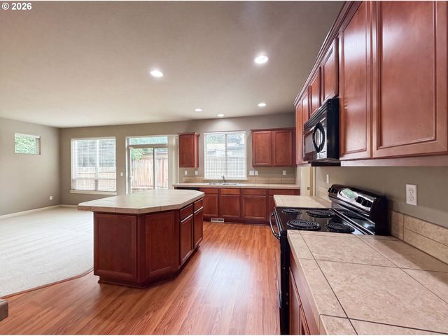 1724 Sw WILLOWVIEW Ter, Beaverton, OR 97003