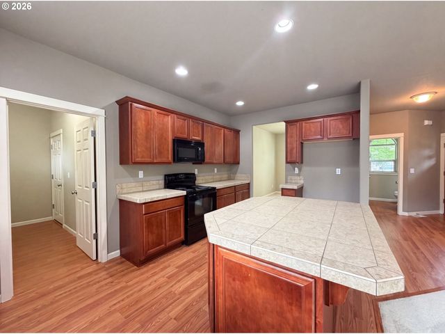 1724 Sw WILLOWVIEW Ter, Beaverton, OR 97003