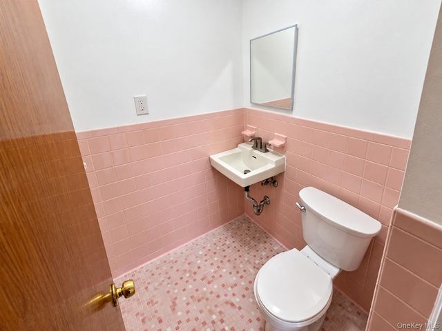 2551 46th Street, Astoria, NY 11103