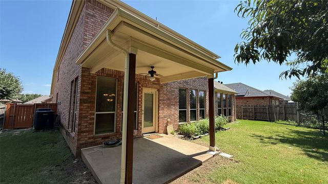 5836 Windy Meadow Lane, Grand Prairie, TX 75052